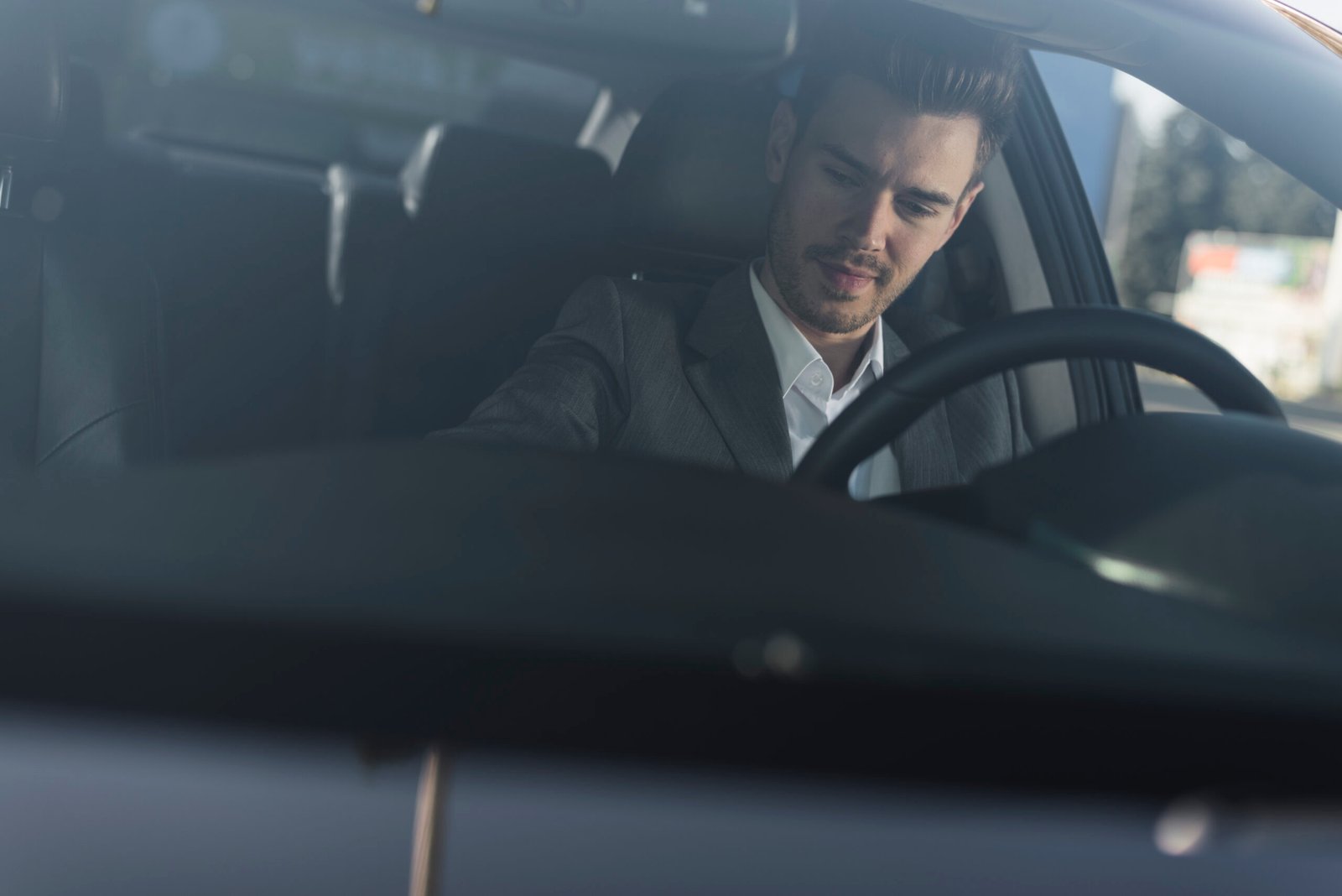 L’assurance auto pour VTC et transporteurs de personnes : Quelle garantie choisir et comment souscrire à une assurance VTC moins cher ?